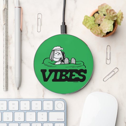 Peanuts | Peppermint Patty Vibes Wireless Charger (Desk)