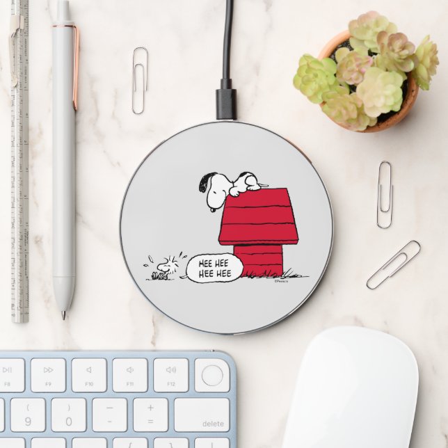 PEANUTS | Red & Black Pattern Wireless Charger (Desk)