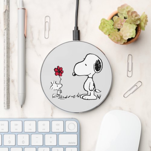 PEANUTS  Red  Black Pattern Wireless Charger