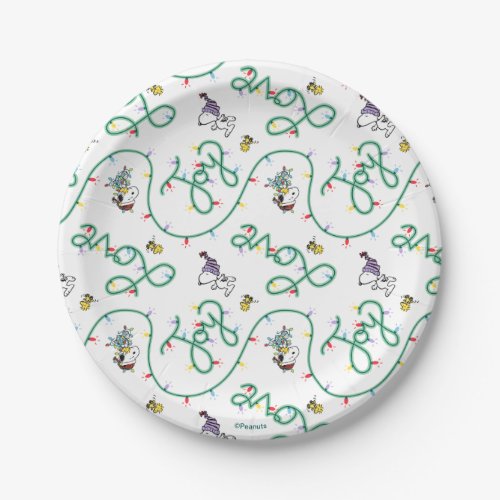 Peanuts  Shiny and Bright Christmas Love Pattern Paper Plates