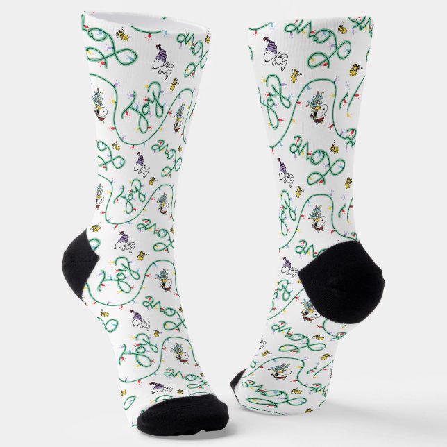 Peanuts | Shiny and Bright Christmas Love Pattern Socks (Angled)