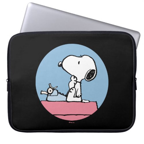 Peanuts  Snoopy at the Typewriter Laptop Sleeve