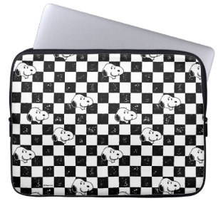 Peanuts   Snoopy Checkered Flag Laptop Sleeve
