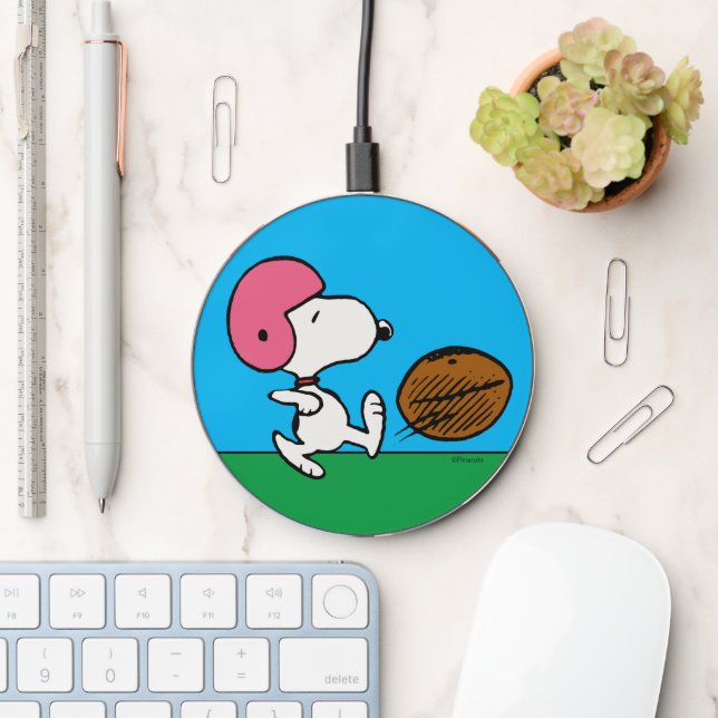 Peanuts | Snoopy Football Kicker Wireless Charger (Desk)