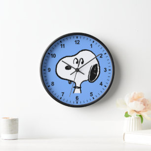 Peanuts Snoopy Looks Clock