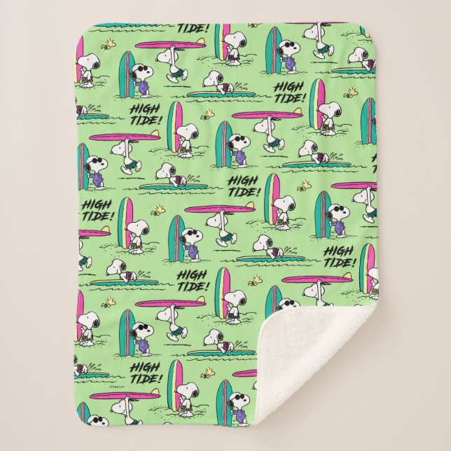 Peanuts | Snoopy Ocean High Tide Pattern Sherpa Blanket (Front)