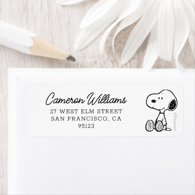 PEANUTS | Snoopy on Black White Comics Label (Insitu)