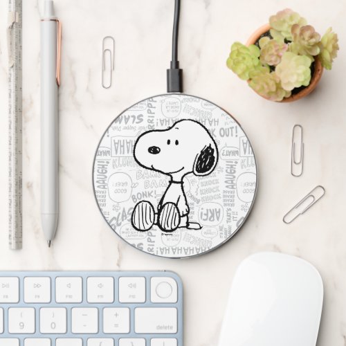 PEANUTS  Snoopy on Black White Comics Wireless Charger