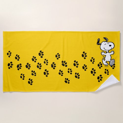 Peanuts   Snoopy Paw Print Path Beach Towel