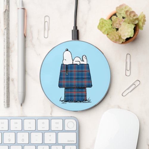 Peanuts  Snoopy Plaid Flannel Holiday Dog House Wireless Charger