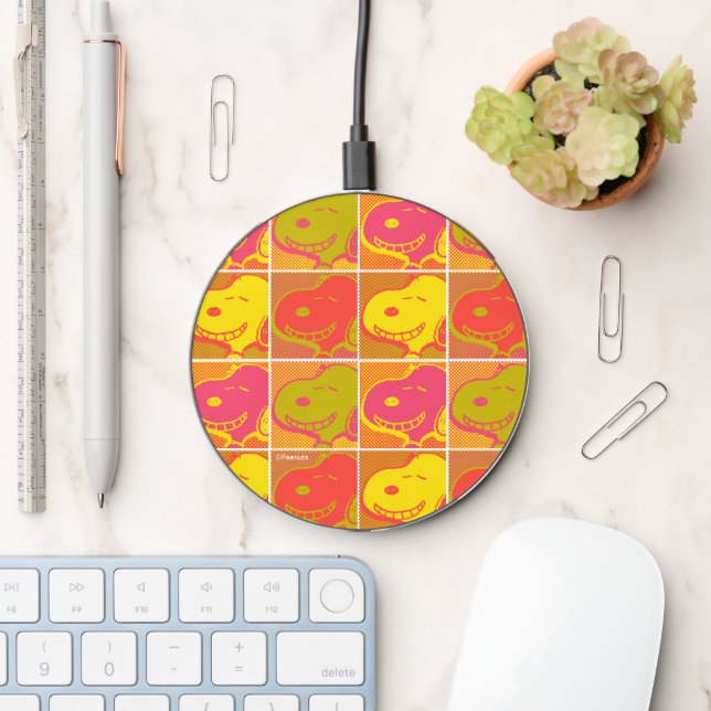 Peanuts | Snoopy Pop Art Pattern Wireless Charger (Desk)