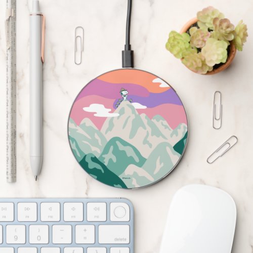 Peanuts  Snoopy  Troop Hiking the Mountain Wireless Charger