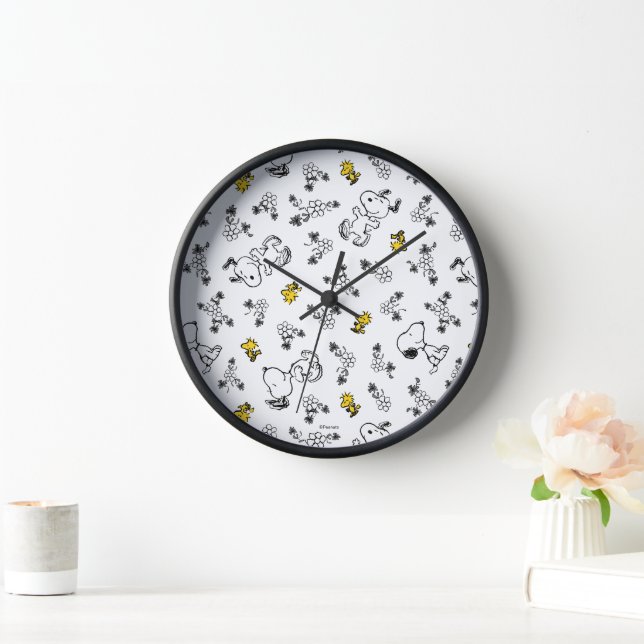 Peanuts | Snoopy & Woodstock B&W Flower Pattern Clock (Home)