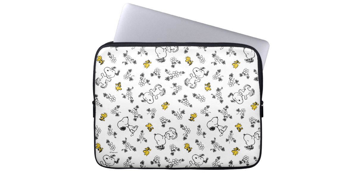 Peanuts | Snoopy & Woodstock B&W Flower Pattern Laptop Sleeve | Zazzle