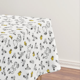 Peanuts Snoopy & Woodstock B&W Flower Pattern Tablecloth