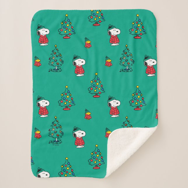 Peanuts | Snoopy & Woodstock Christmas Pattern Sherpa Blanket (Front)