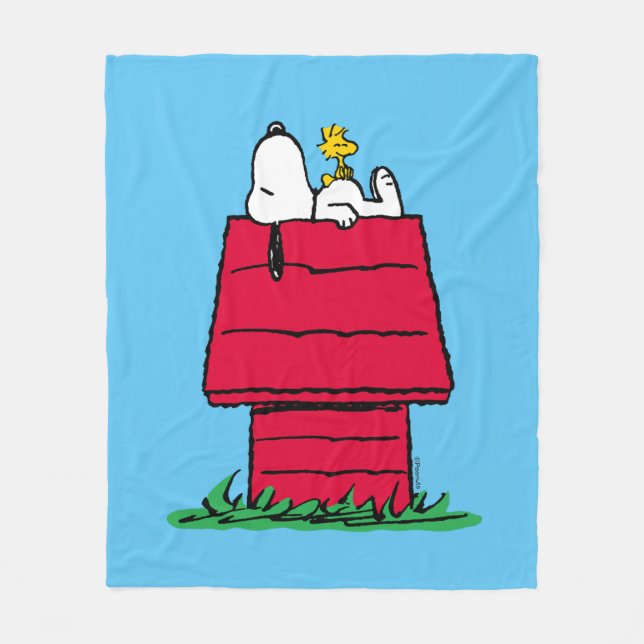Peanuts | Snoopy & Woodstock Doghouse Fleece Blanket (Front)