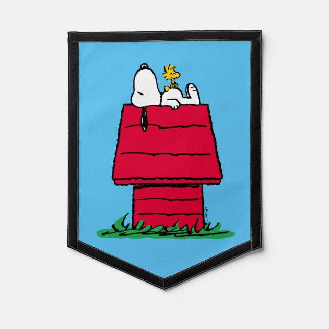 Peanuts | Snoopy & Woodstock Doghouse Pennant (Front)