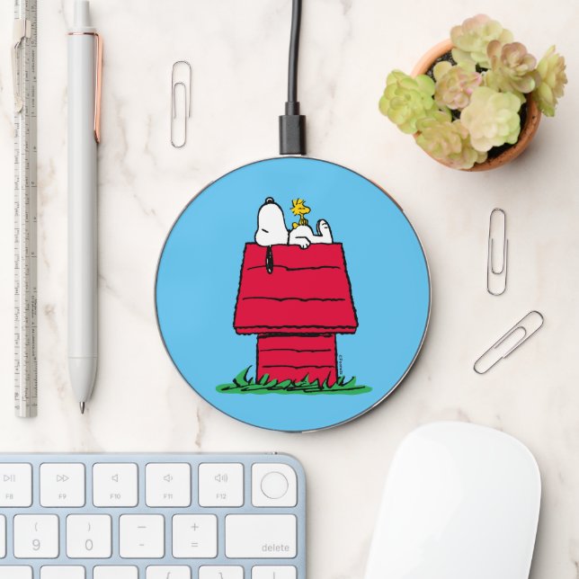 Peanuts | Snoopy & Woodstock Doghouse Wireless Charger (Desk)