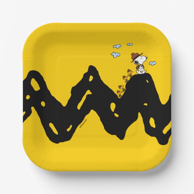 Peanuts | Snoopy & Woodstock Scout Troop Hike Paper Plates (Front)