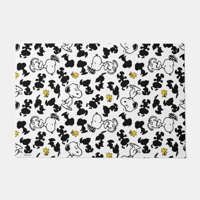 Peanuts |  Snoopy & Woodstock Shadow Pattern Doormat (Front)