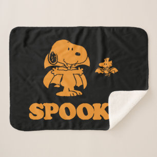 Peanuts   Snoopy & Woodstock Spooky Sherpa Blanket