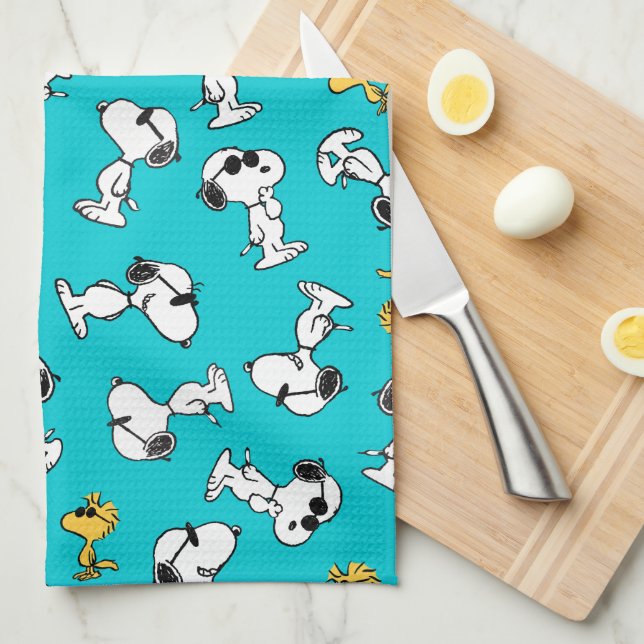 Peanuts | Snoopy & Woodstock Sunglasses Pattern Kitchen Towel (Quarter Fold)