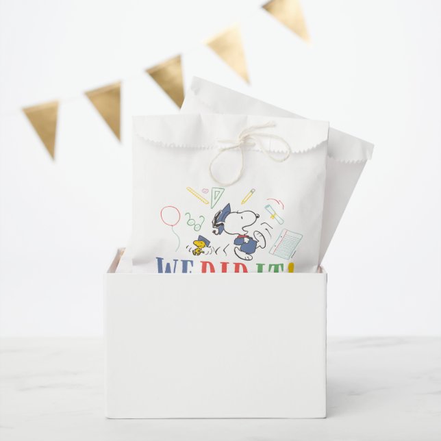 Peanuts Snoopy Woodstock We Did It Graduation Cap Favor Bag (Party)