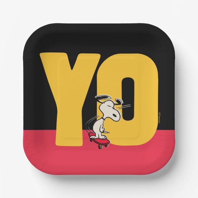Peanuts | Snoopy YO Skateboard Paper Plates (Front)