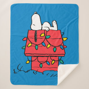 Peanuts Snoopy's Dog House With Lights Sherpa Blanket