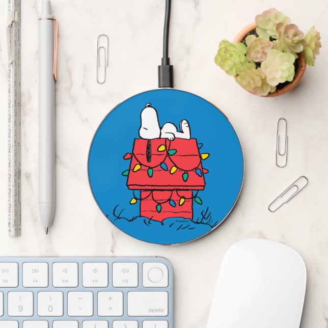Peanuts | Snoopy's Dog House With Lights Wireless Charger (Desk)