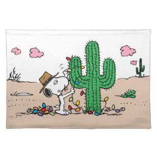 Peanuts   Spike Decorates for Christmas Cloth Placemat