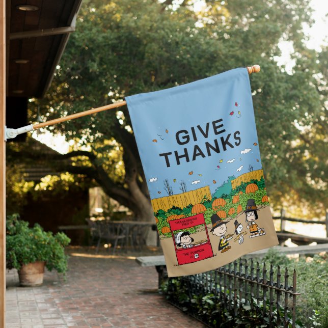 Peanuts Thanksgiving Give Thanks House Flag (In SItu)