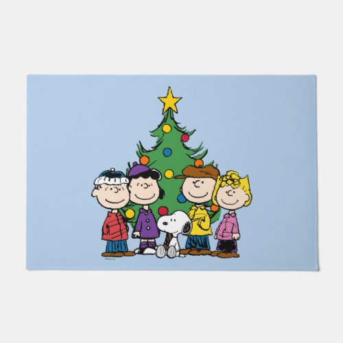 Peanuts  The Gang Around the Christmas Tree Doormat