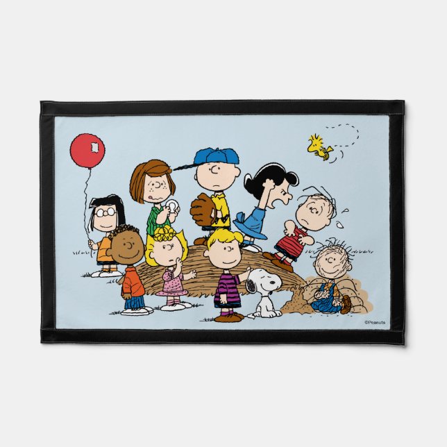 Peanuts | The Gang at the Pitcher's Mound Pennant (Front)