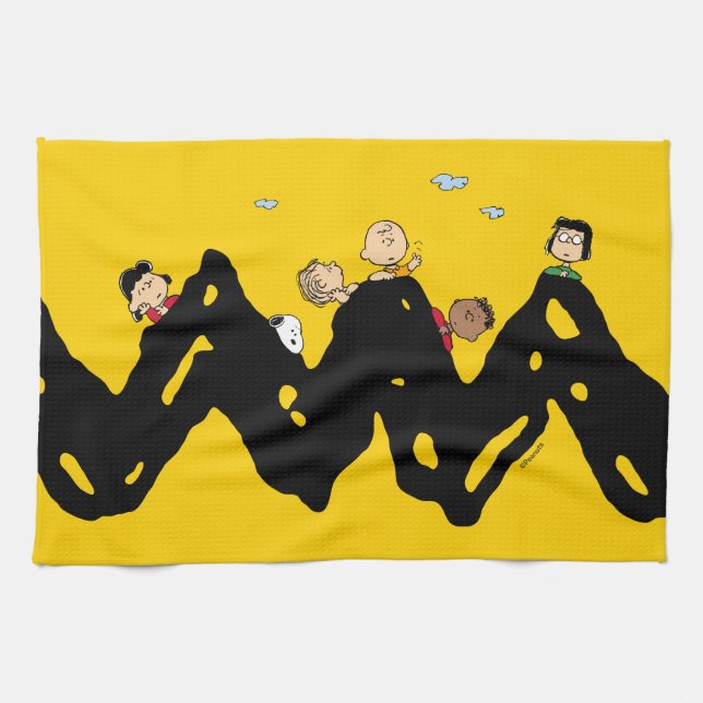 Peanuts | The Gang on the Zig Zag Kitchen Towel (Horizontal)