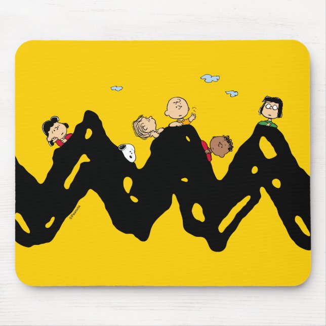 Peanuts | The Gang on the Zig Zag Mouse Pad (Front)