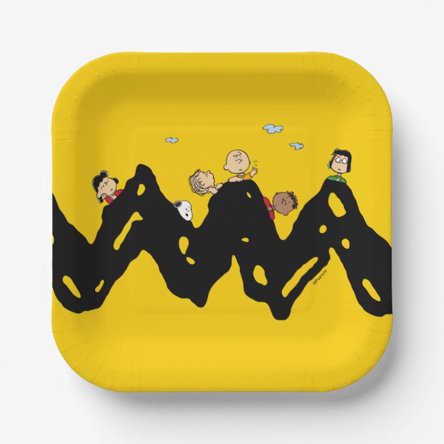 Peanuts | The Gang on the Zig Zag Paper Plates (Front)
