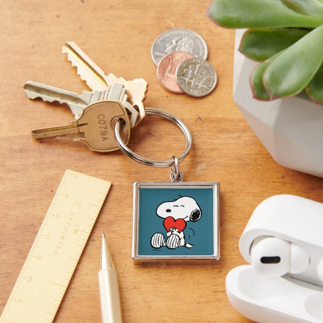 Peanuts | Valentine's Day | Snoopy Heart Hug Keychain (Desk)