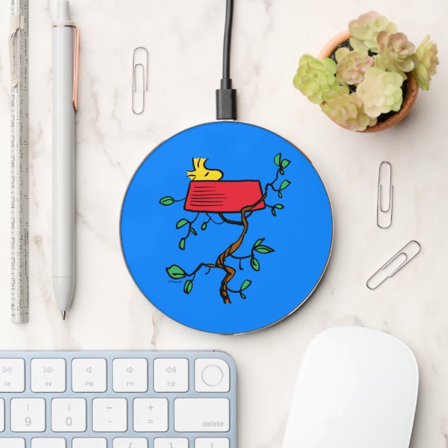 Peanuts | Woodstock Napping in Snoopy's Dish Wireless Charger (Desk)