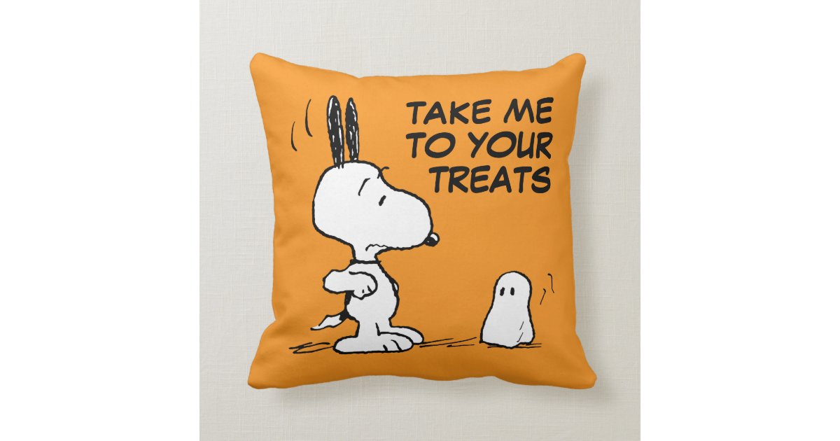 Peanuts Woodstock Scares Snoopy Throw Pillow Zazzle Com