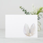 Pearl and seashell (Standing Front)