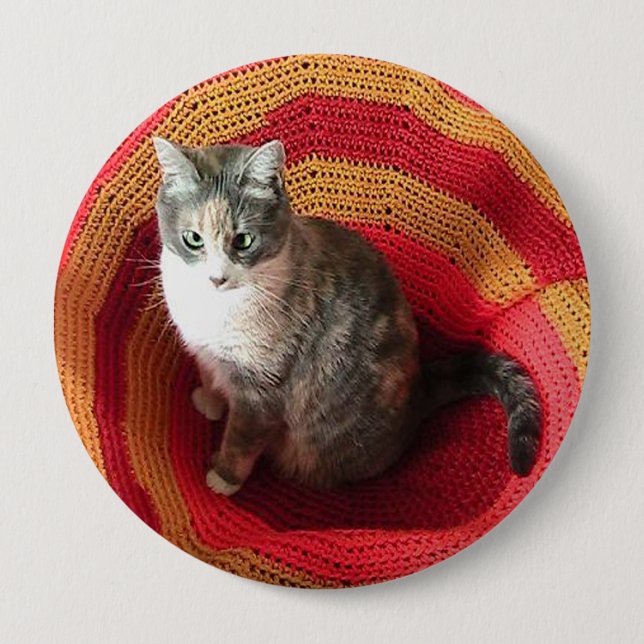 Pearl Cat on Afghan Button (Front)