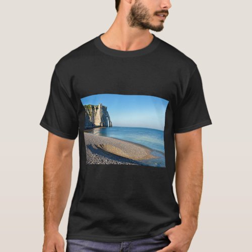 Pebble beach and cliff of Etretat in France Postca T_Shirt