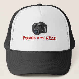 Pegado a mi K100D Trucker Hat