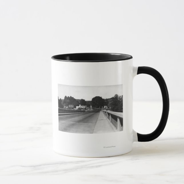 Pendleton, Oregon East Entrance Town View Mug (Right)