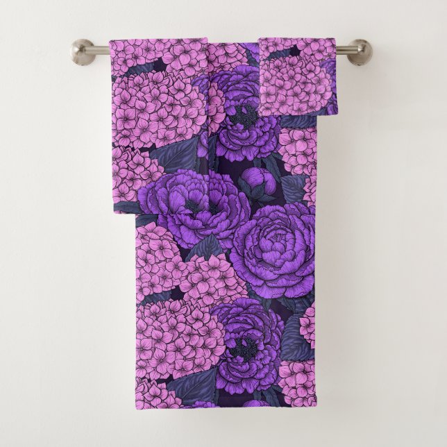 Peony and hydrangea in pink and violet bath towel set (Insitu)