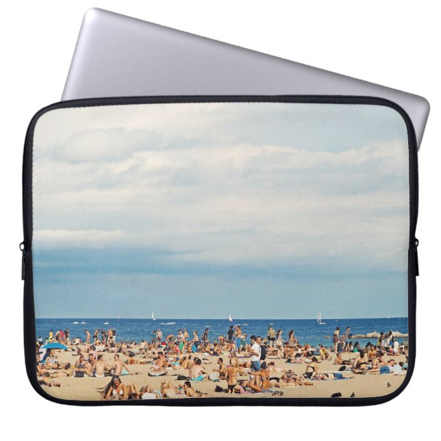 People on brown sand beach laptop sleeve (Front)