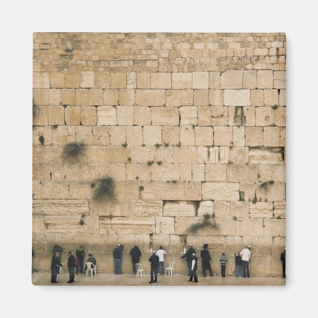 People praying at the wailing wall magnet (Front)