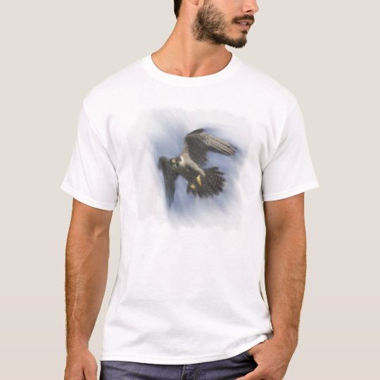 Peregrine Falcon in Flight T-Shirt